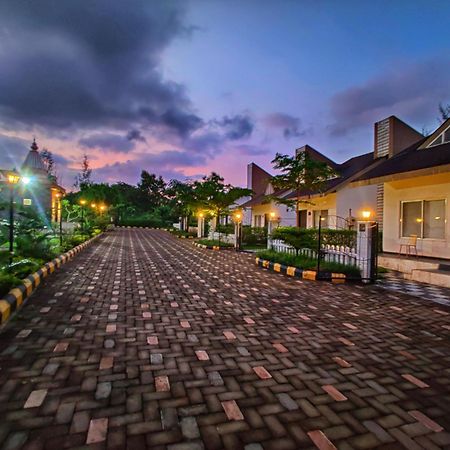 Pushpam Sanskruti Resort Karjat - A Pure Veg Resort Dhamni Exterior foto