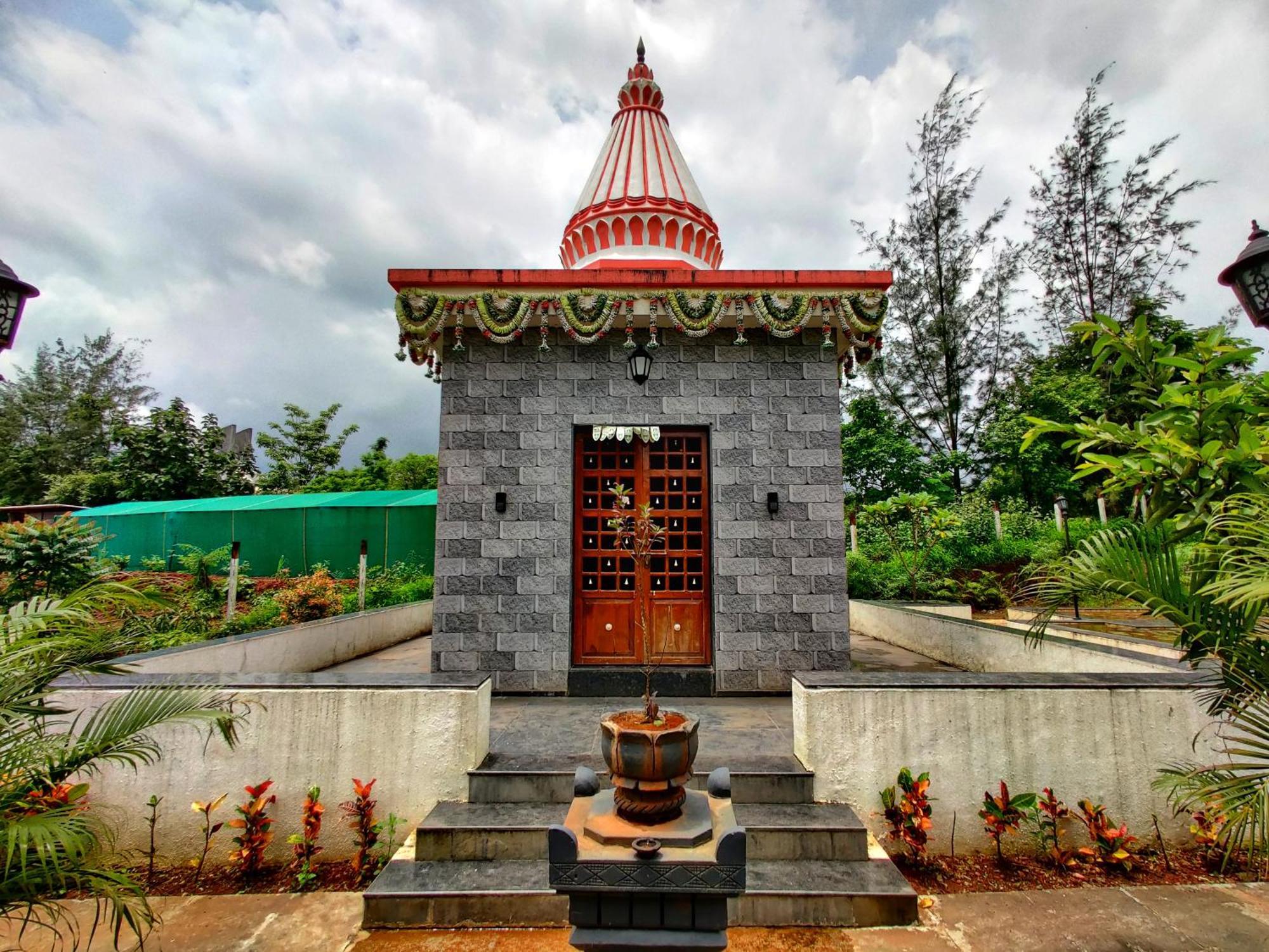 Pushpam Sanskruti Resort Karjat - A Pure Veg Resort Dhamni Exterior foto