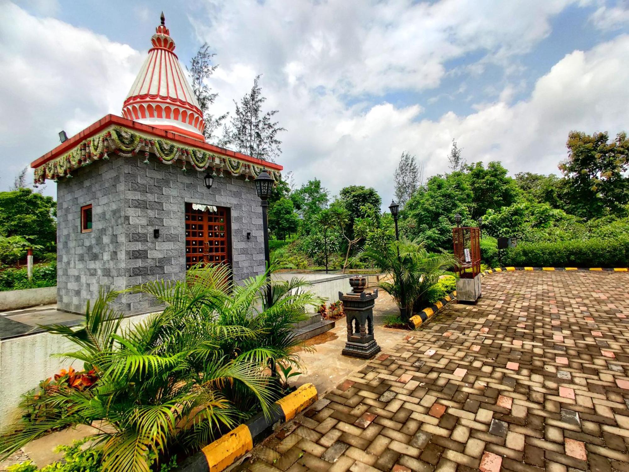 Pushpam Sanskruti Resort Karjat - A Pure Veg Resort Dhamni Exterior foto